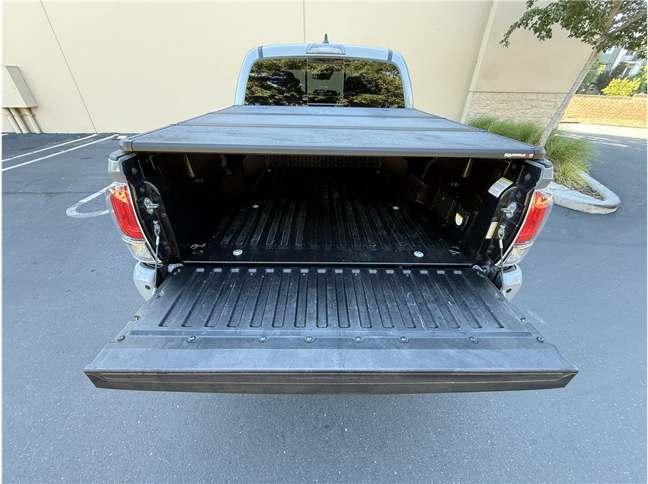 Used 2020 Toyota Tacoma TRD Off-Road w/ Technology Package RWD image 23