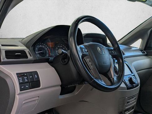 Used 2015 Honda Odyssey Touring Elite image 9
