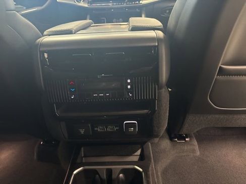 New 2026 Jeep Grand Wagoneer L Limited AWD/4WD image 32