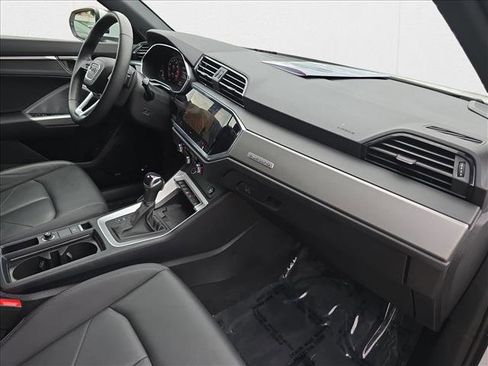 Used 2024 Audi Q3 2.0T Premium Plus w/ Premium Plus Package image 23