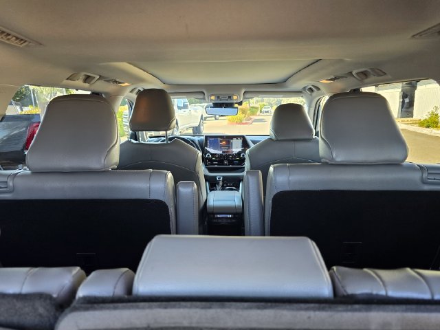 Used 2021 Toyota Highlander Platinum AWD/4WD image 28