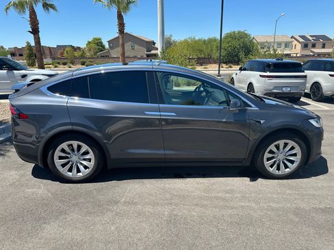 Used 2019 Tesla Model X AWD/4WD image 3