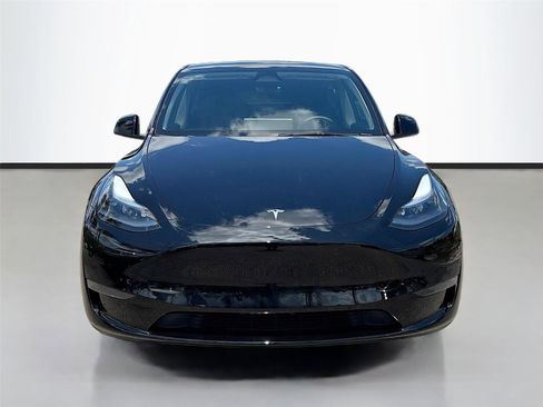 Used 2025 Tesla Model Y Long Range RWD image 2
