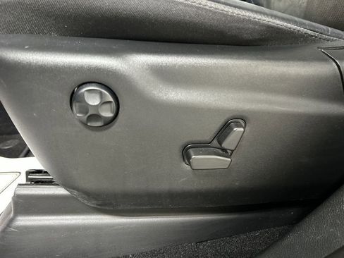 Used 2021 Jeep Grand Cherokee Laredo X image 10