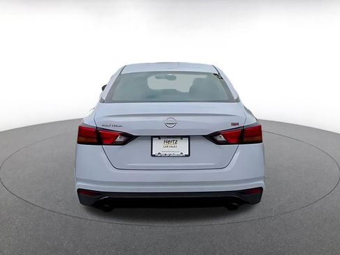 Used 2025 Nissan Altima 2.5 SR FWD image 12