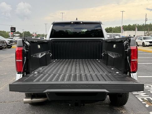 Used 2026 Toyota Tacoma TRD Off-Road AWD/4WD image 16