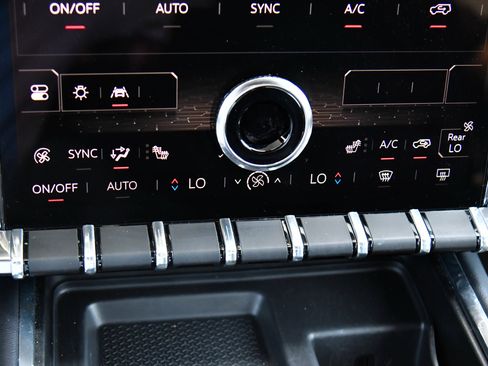 Used 2024 GMC Acadia Elevation FWD image 30