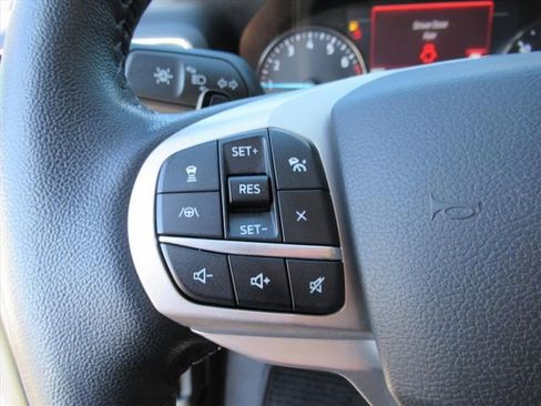 Used 2020 Ford Explorer Limited image 24