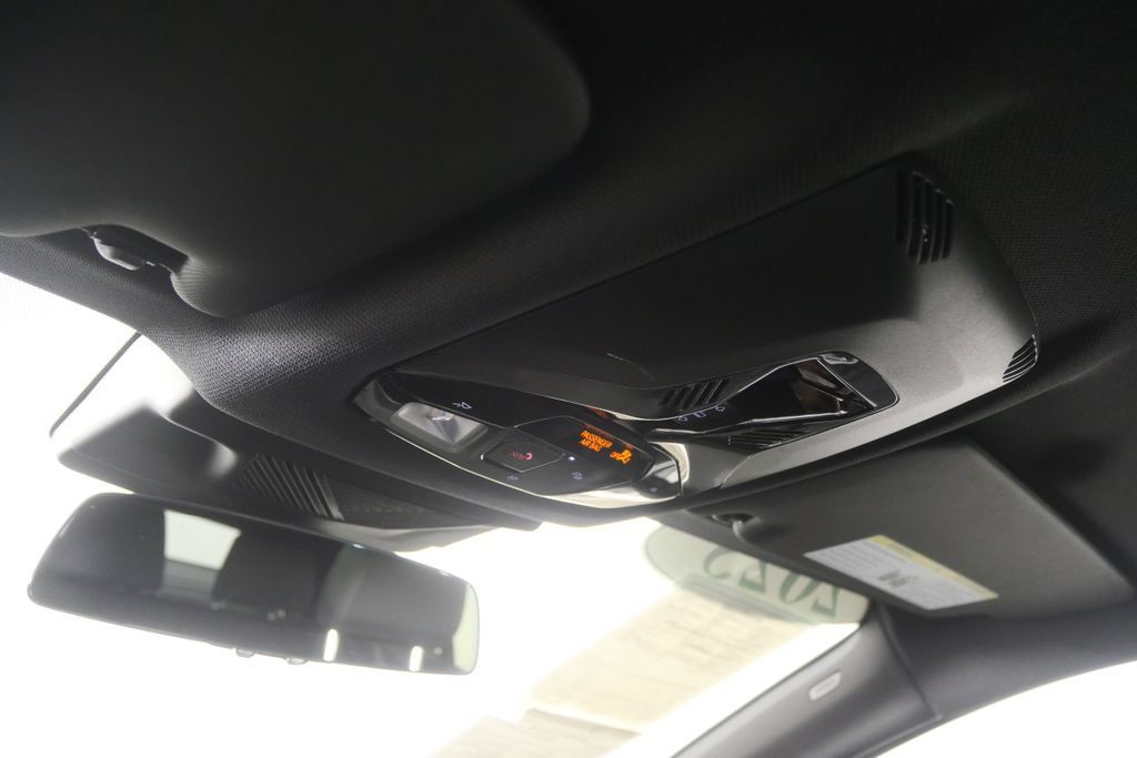 Certified 2025 BMW X2 xDrive28i AWD/4WD image 19