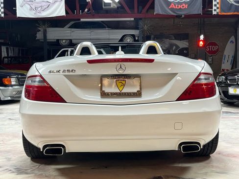 Used 2015 Mercedes-Benz SLK 250 w/ Premium Package image 13