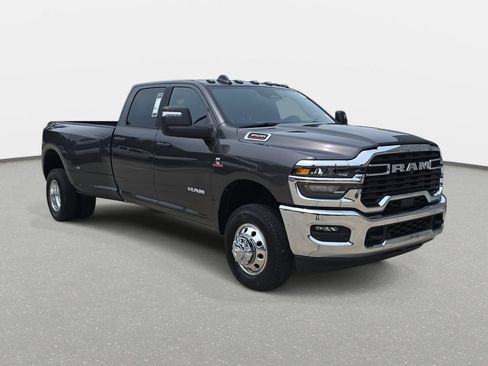 New 2026 RAM 3500 Big Horn AWD/4WD image 3