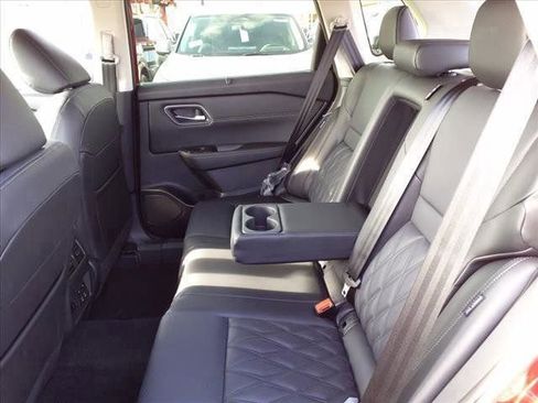 New 2025 Nissan Rogue Platinum w/ Tech Package image 36