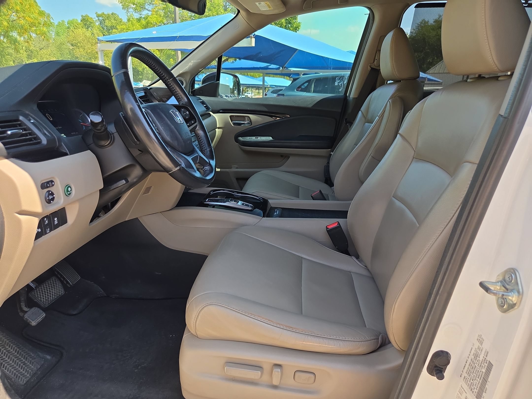 Used 2021 Honda Pilot Touring image 10