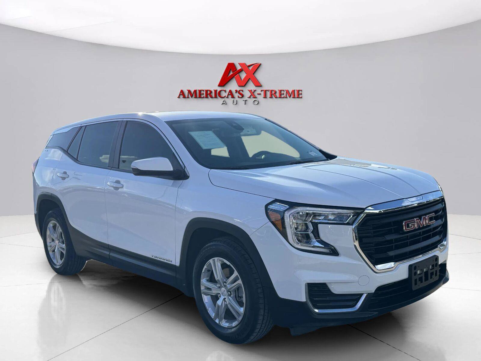 Used 2024 GMC Terrain SLE FWD image 8