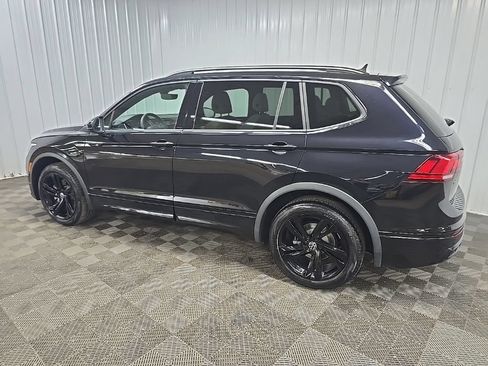 Used 2023 Volkswagen Tiguan SE R-Line AWD/4WD image 4