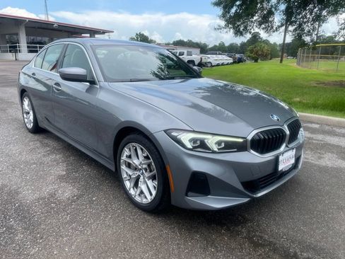 Used 2025 BMW 330i Sedan RWD image 2