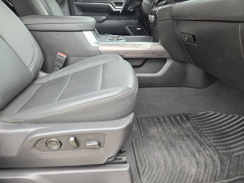 Used 2025 Chevrolet Silverado 2500 LTZ w/ LTZ Plus Package image 17