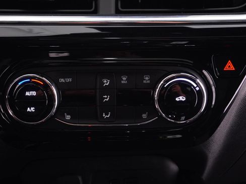 New 2026 Chevrolet Trax RS w/ Sunroof Package FWD image 25