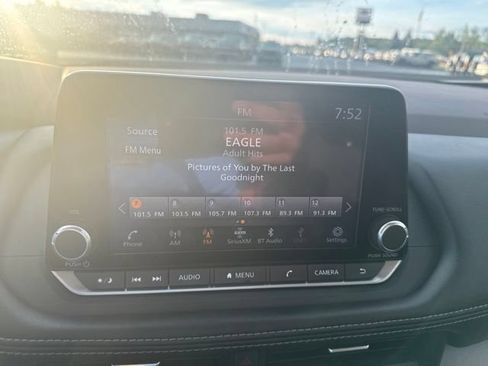Used 2023 Nissan Rogue SV AWD/4WD image 11