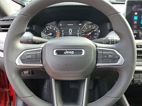 Certified 2023 Jeep Compass Latitude w/ Sun and Sound Group AWD/4WD image 8
