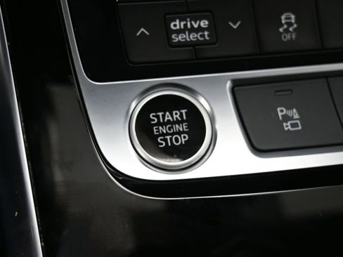 Used 2023 Audi Q7 2.0T Premium Plus w/ Premium Plus Package AWD/4WD image 28