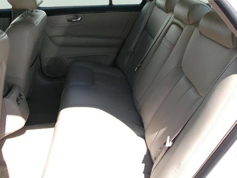 Used 2011 Cadillac DTS image 10