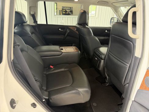 Used 2024 Nissan Armada SL w/ Captain's Chairs Package AWD/4WD image 45
