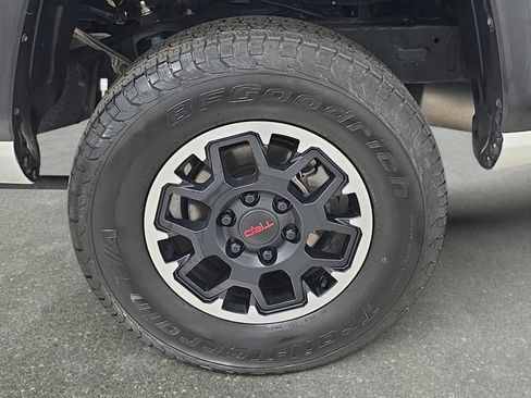 Certified 2024 Toyota Tacoma TRD Off-Road AWD/4WD image 26