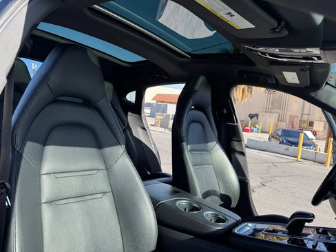 Used 2020 Porsche Panamera 4 image 17