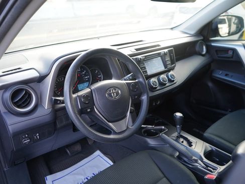 Used 2016 Toyota RAV4 LE FWD image 9