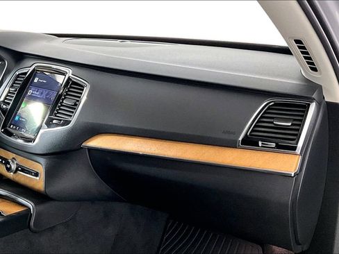 Used 2024 Volvo XC90 B6 Plus image 16