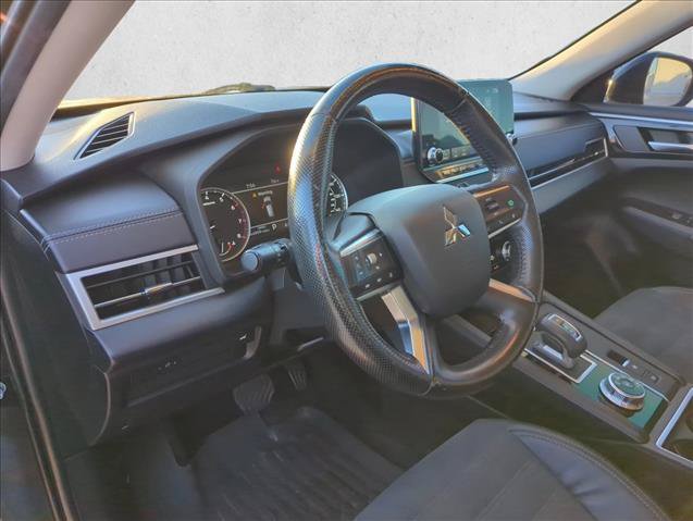 Used 2022 Mitsubishi Outlander SE FWD image 13