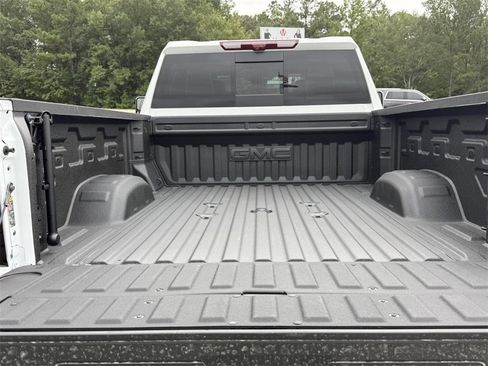New 2025 GMC Sierra 2500 Denali Ultimate image 9