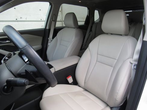 Used 2023 Nissan Rogue SL image 11