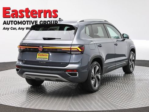 Used 2025 Volkswagen Taos SE AWD/4WD image 5
