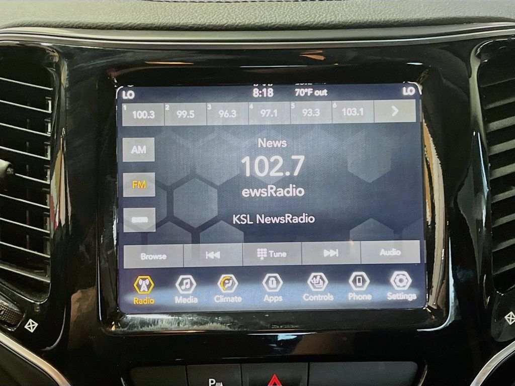 Used 2019 Jeep Cherokee Limited AWD/4WD image 14