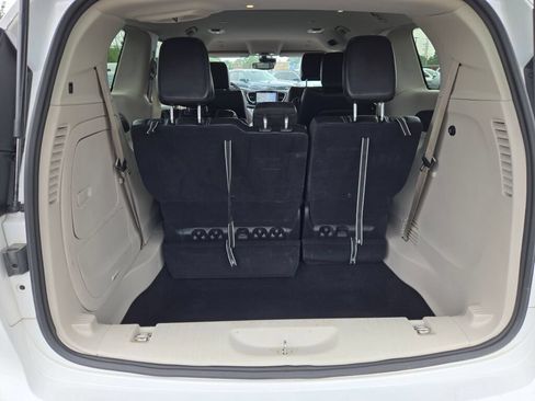 Certified 2024 Chrysler Pacifica Limited FWD image 23