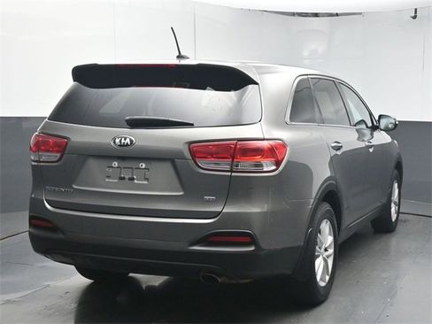 Used 2018 Kia Sorento L image 8