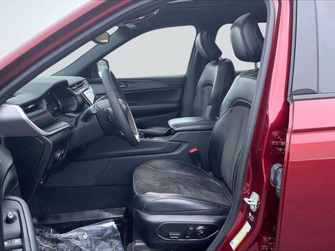 Used 2023 Jeep Grand Cherokee L Altitude image 26