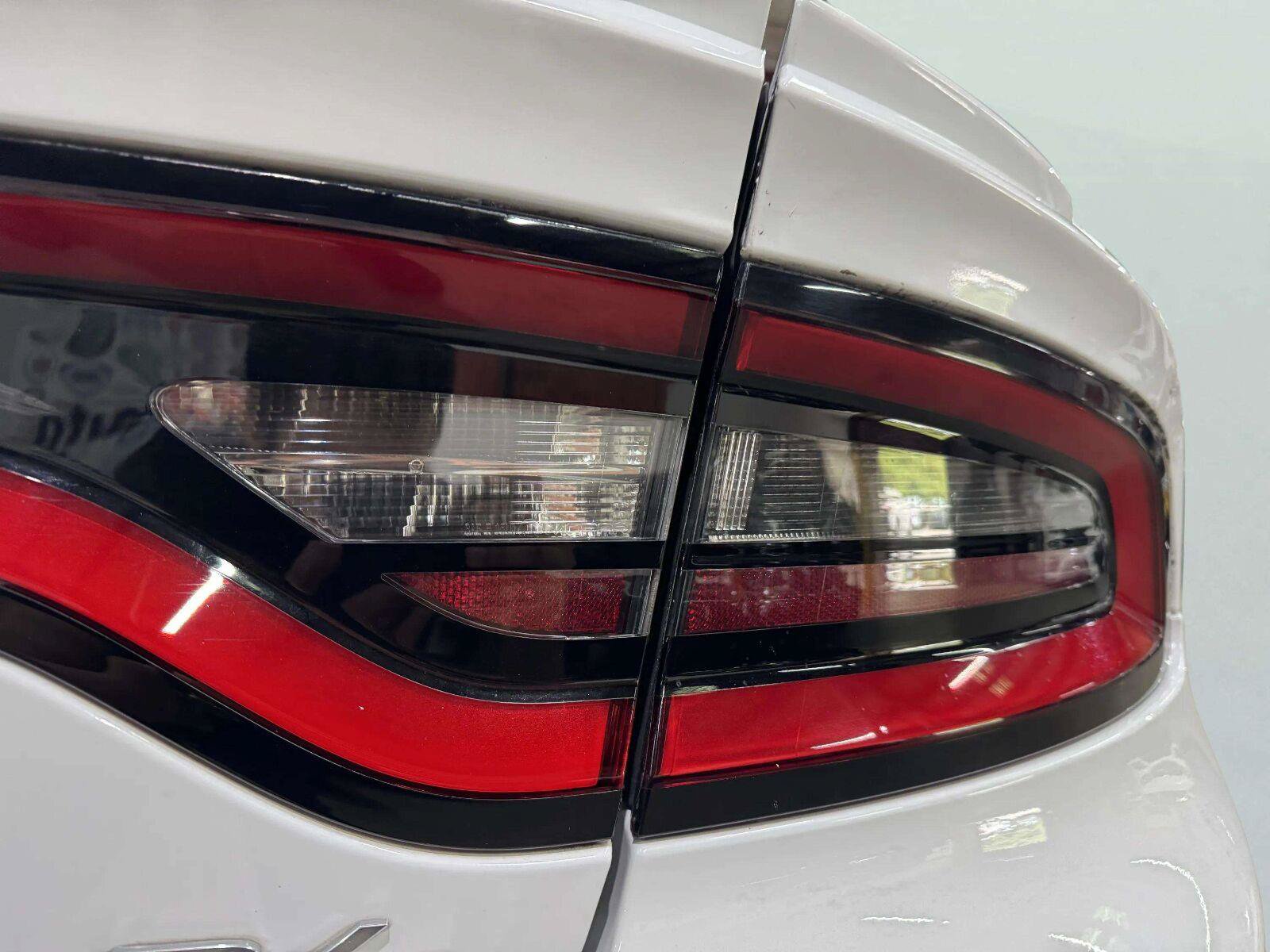 Used 2018 Dodge Charger R/T w/ Plus Group RWD image 15