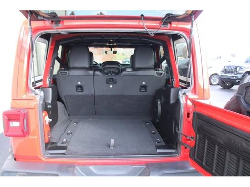 Used 2021 Jeep Wrangler Unlimited Sahara image 7