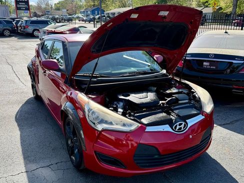 Used 2013 Hyundai Veloster image 4