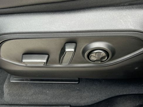 Used 2024 Jeep Grand Cherokee L Altitude AWD/4WD image 19