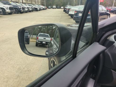 Used 2018 Subaru Crosstrek 2.0i Premium image 14