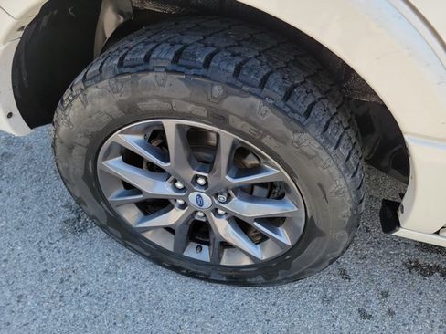 Used 2017 Ford Expedition Limited w/ Equipment Group 301A AWD/4WD image 11