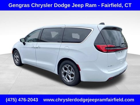 Certified 2024 Chrysler Pacifica Limited FWD image 4