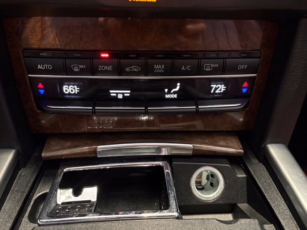 Used 2014 Mercedes-Benz E 350 4MATIC Sedan image 38