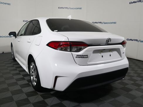 Used 2025 Toyota Corolla LE FWD image 9