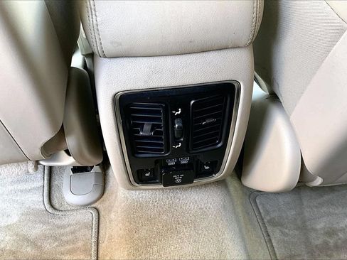 Used 2018 Jeep Grand Cherokee Overland AWD/4WD image 16