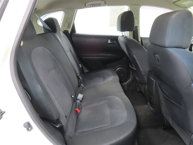 Used 2013 Nissan Rogue S FWD image 23